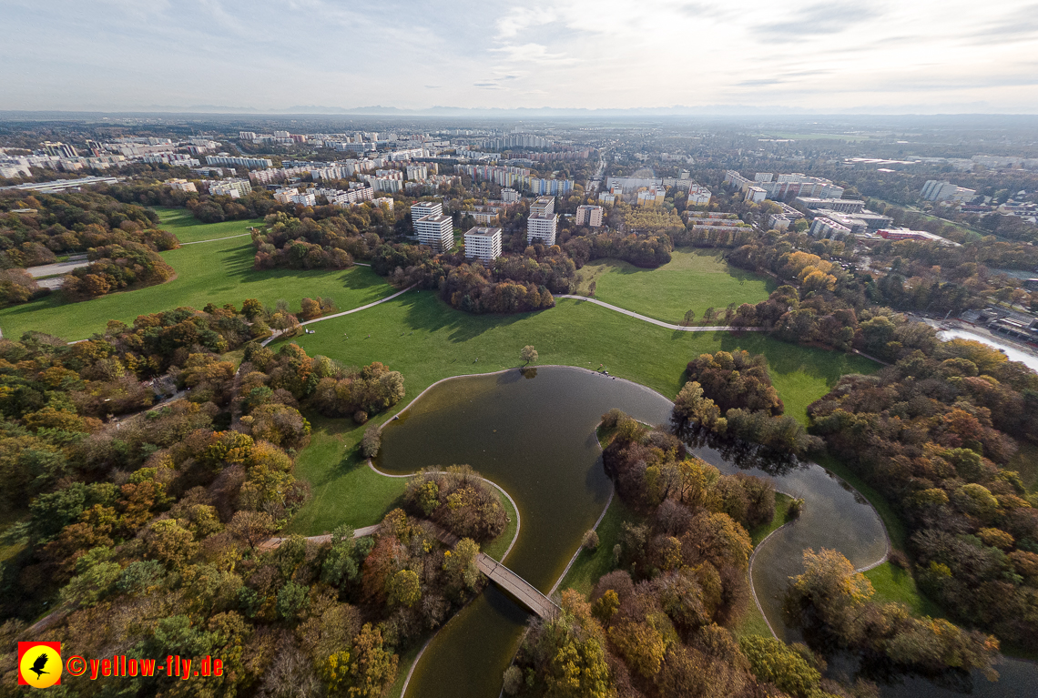 03.11.2022 -  Ostparksee mit Umgebung in Neuperlach